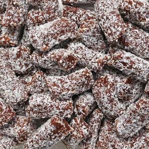 ORGANIC DATE ROLLS, with coconut (1 lb)