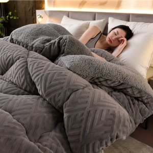 Luxurious Velvet Plush Comforter